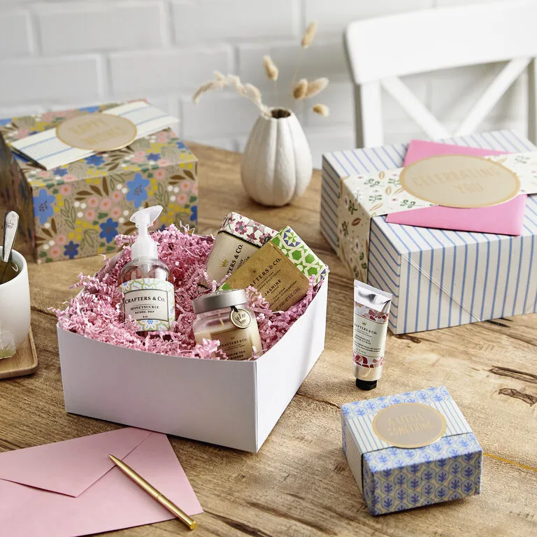 Hallmark 4", 8" And 10" Floral 3-Pack Gift Boxes With Bands - Image 2