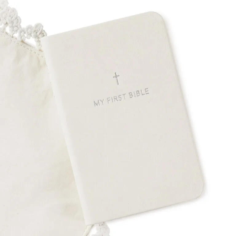 Hallmark Commemorative Handkerchief And First Bible Set - Image 4