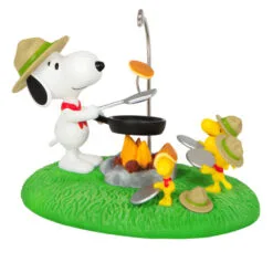 Hallmark The PeanutsĀ® Gang Pancake Pals Ornament